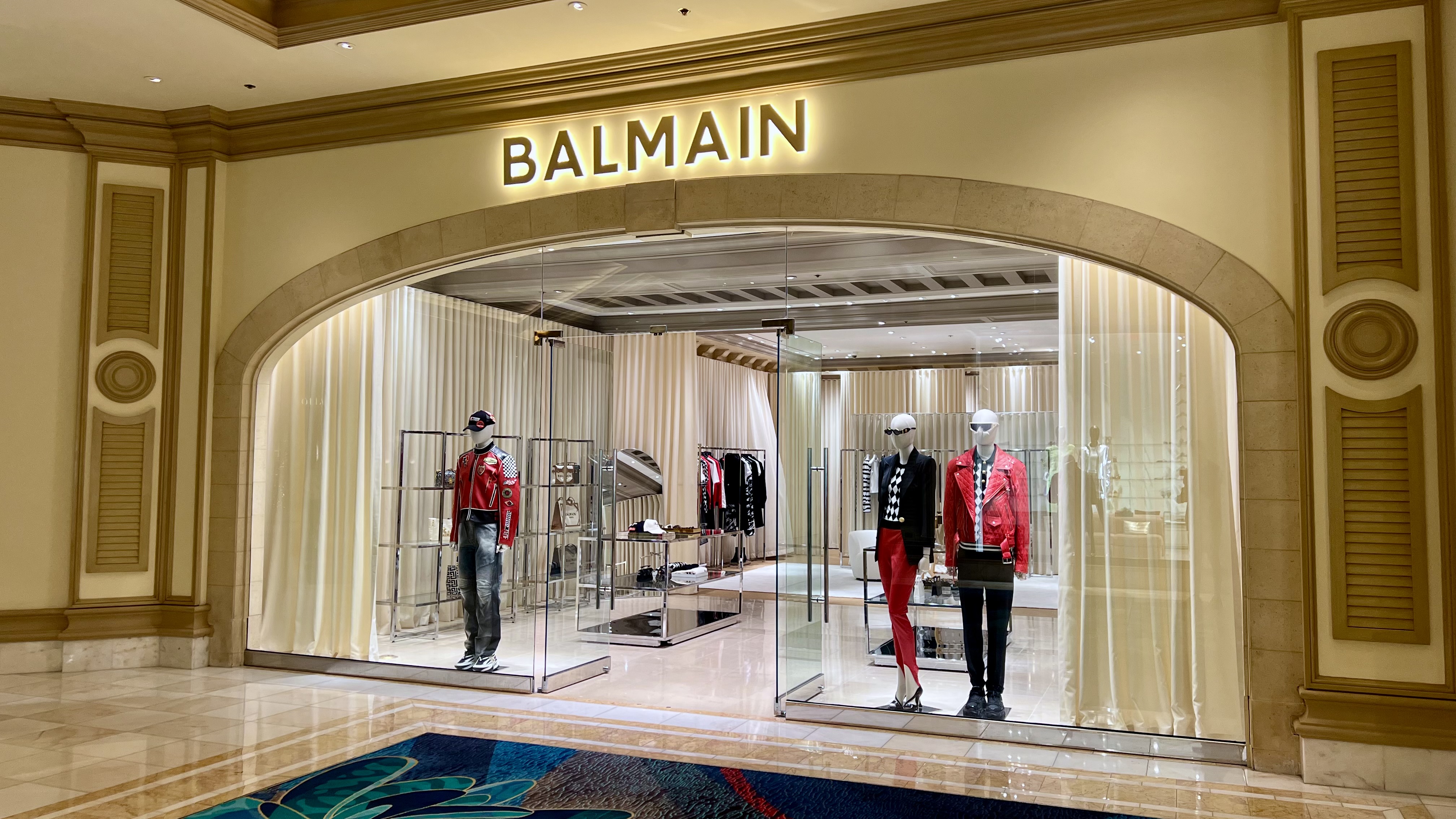 balmain-paris-x-bellagio-las-vegas