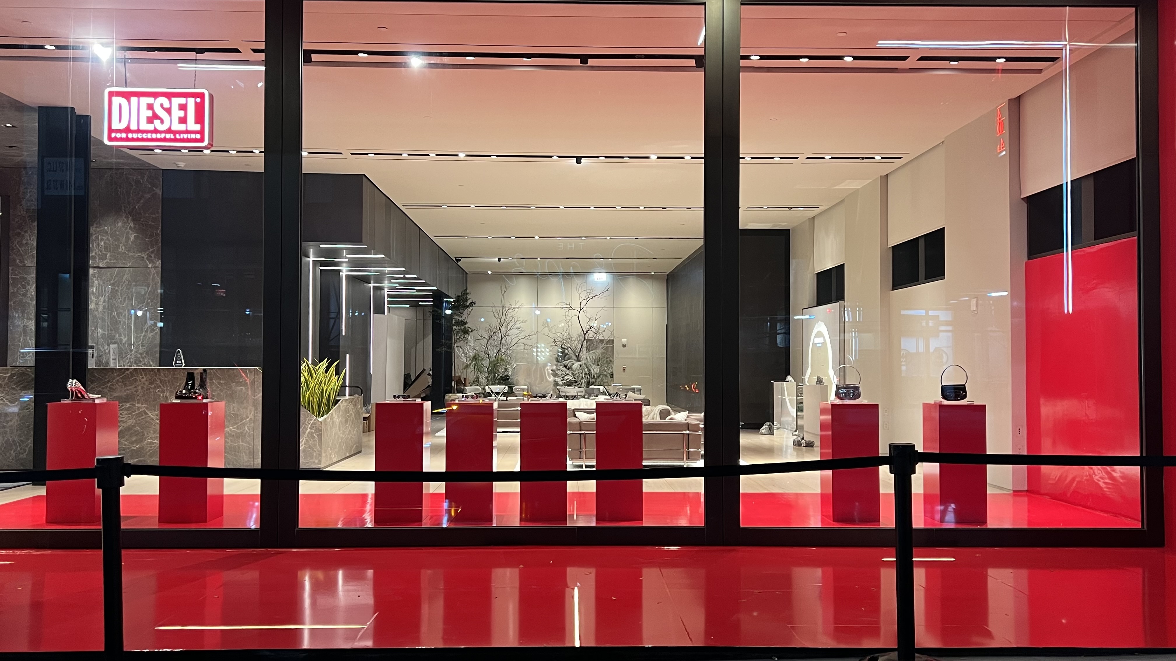 luxottica-new-york-december-market